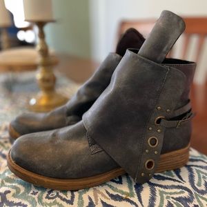 Womens 11 gray boots